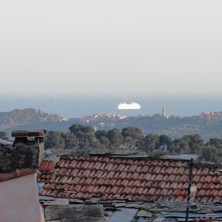 임페리아 Il Merlo Della Rocca 빌라 객실 사진